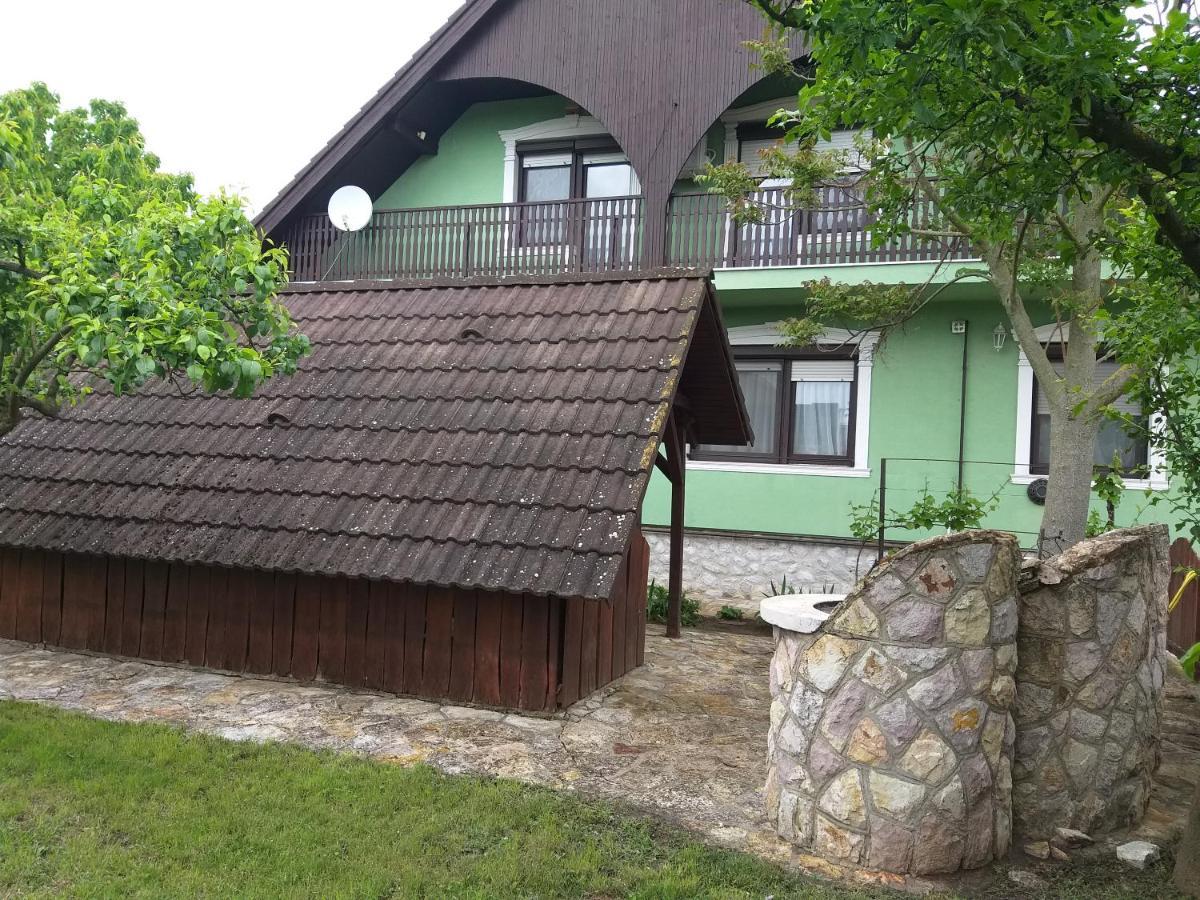 Tavasz Nyaralo Villa Poroszló Eksteriør bilde